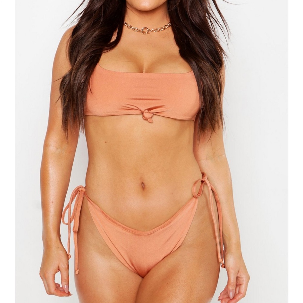Bikini - Picture 2 of 3